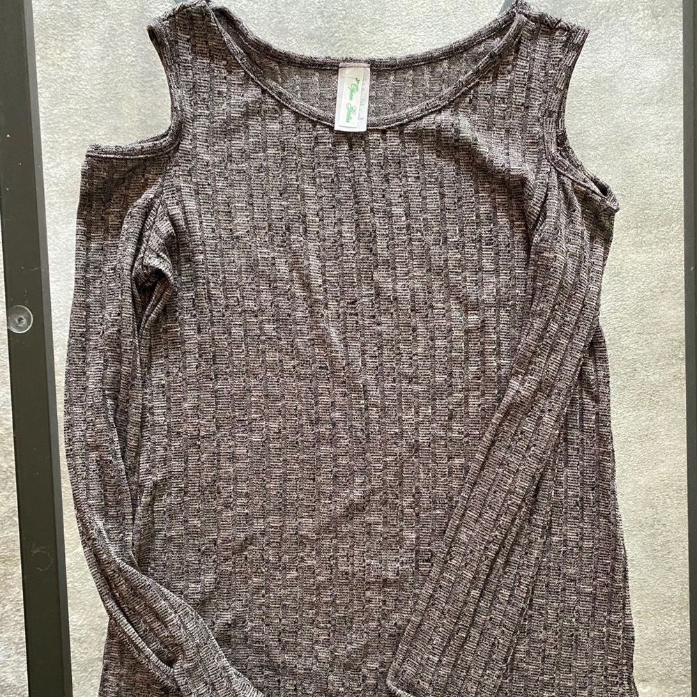 Gray Top